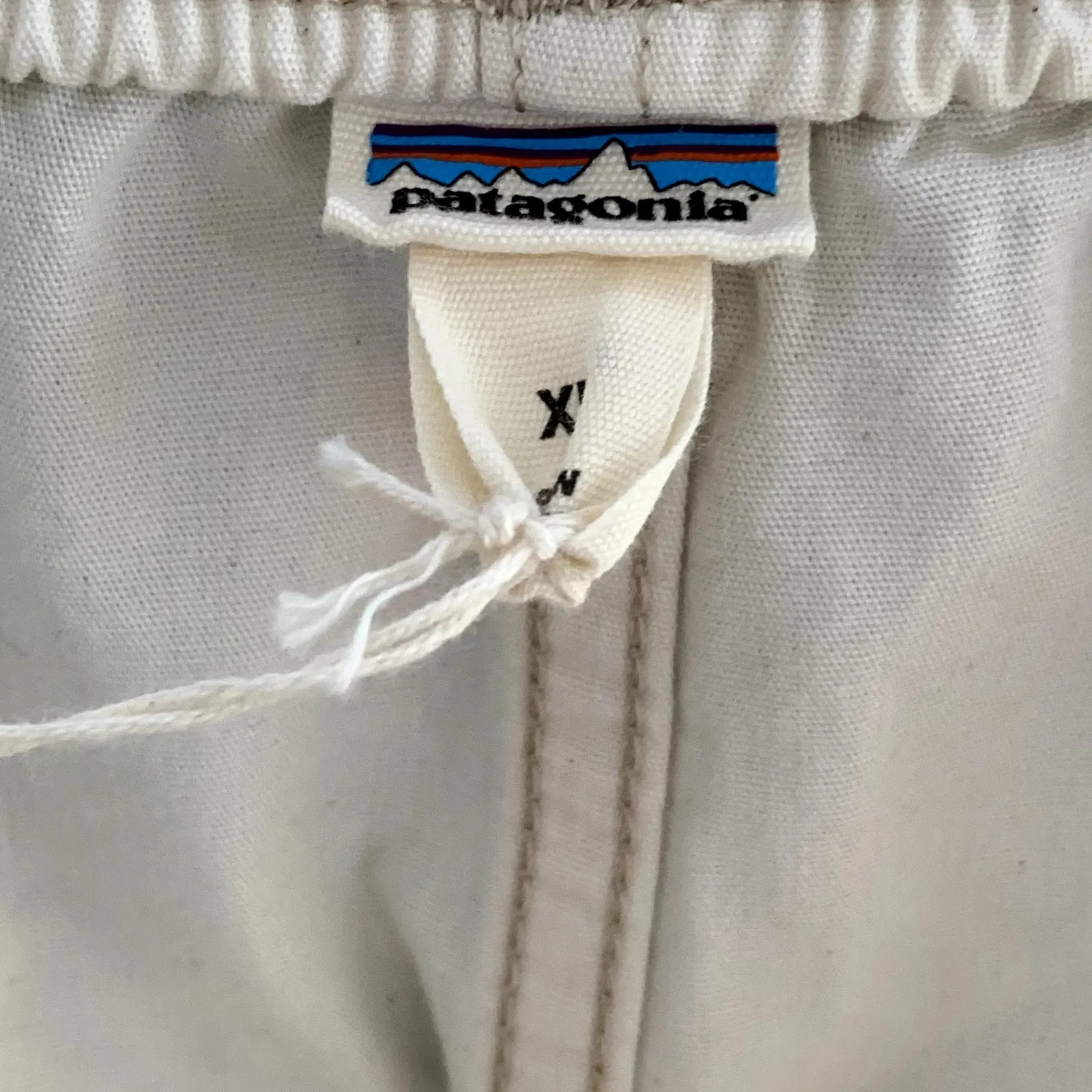 NWT Patagonia Women's Sz XL Funhoggers Cotton Shorts 4" Undyed Natural Gorpcore - Image 10