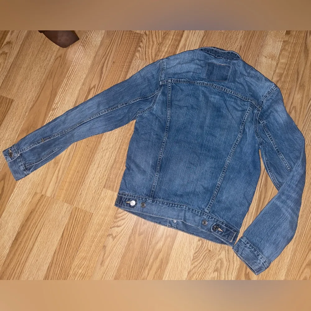 Levi’s Original Trucker Jacket size xsmall denim medium wash pockets buttons - Image 11