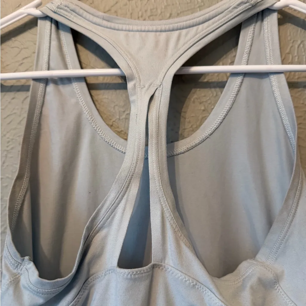 Athleta Women's Light Gray Tank Top - Image 3