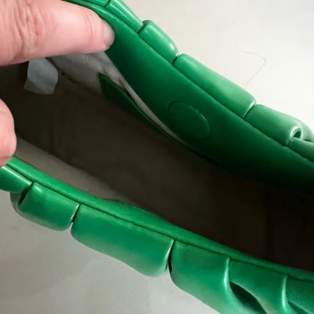 NWT JW PEI Gabbi Ruched Vegan Shoulder Bag in Grass Green - Image 8