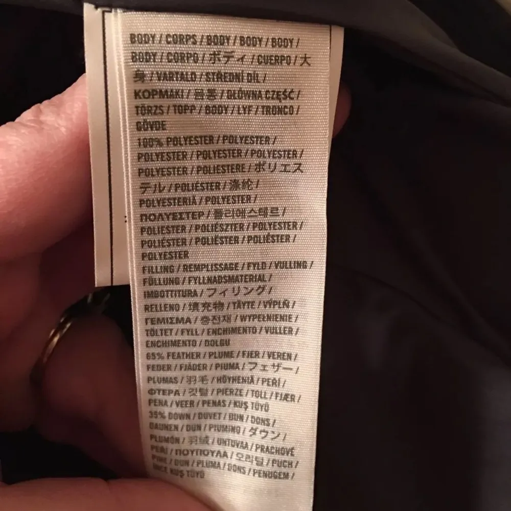 NWOT Women’s  Puffer Vest Size Small Dark Gray - Image 8