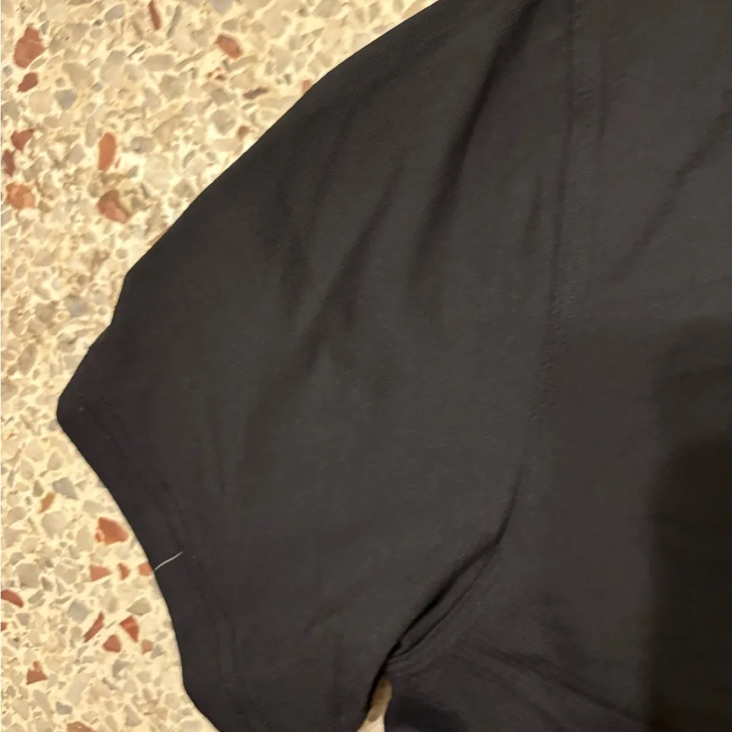 Lululemon - Women's Ventilated Open-Back Training Black T-Shirt - Size 4 - Image 3