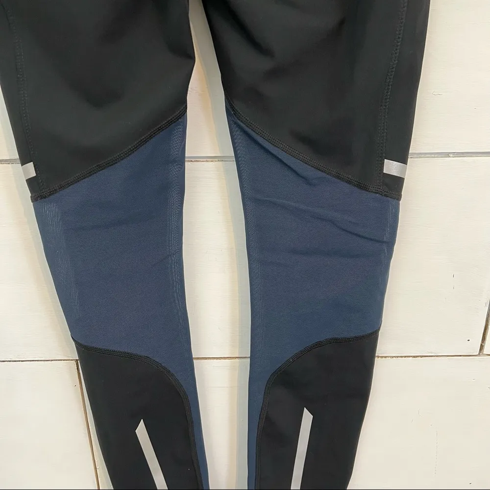 New Balance Dry Pocket Mesh Back Leggings. Size Small. EUC - Image 6