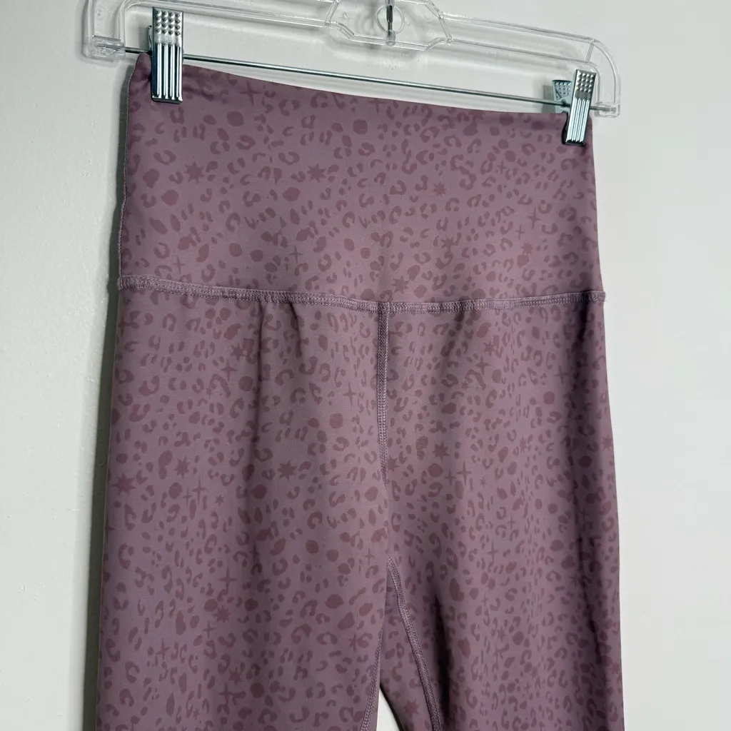 NWOT Beyond‎ Yoga x Barre3 Mauve Leopard Leggings Small Activeware Gym Stretch - Image 2