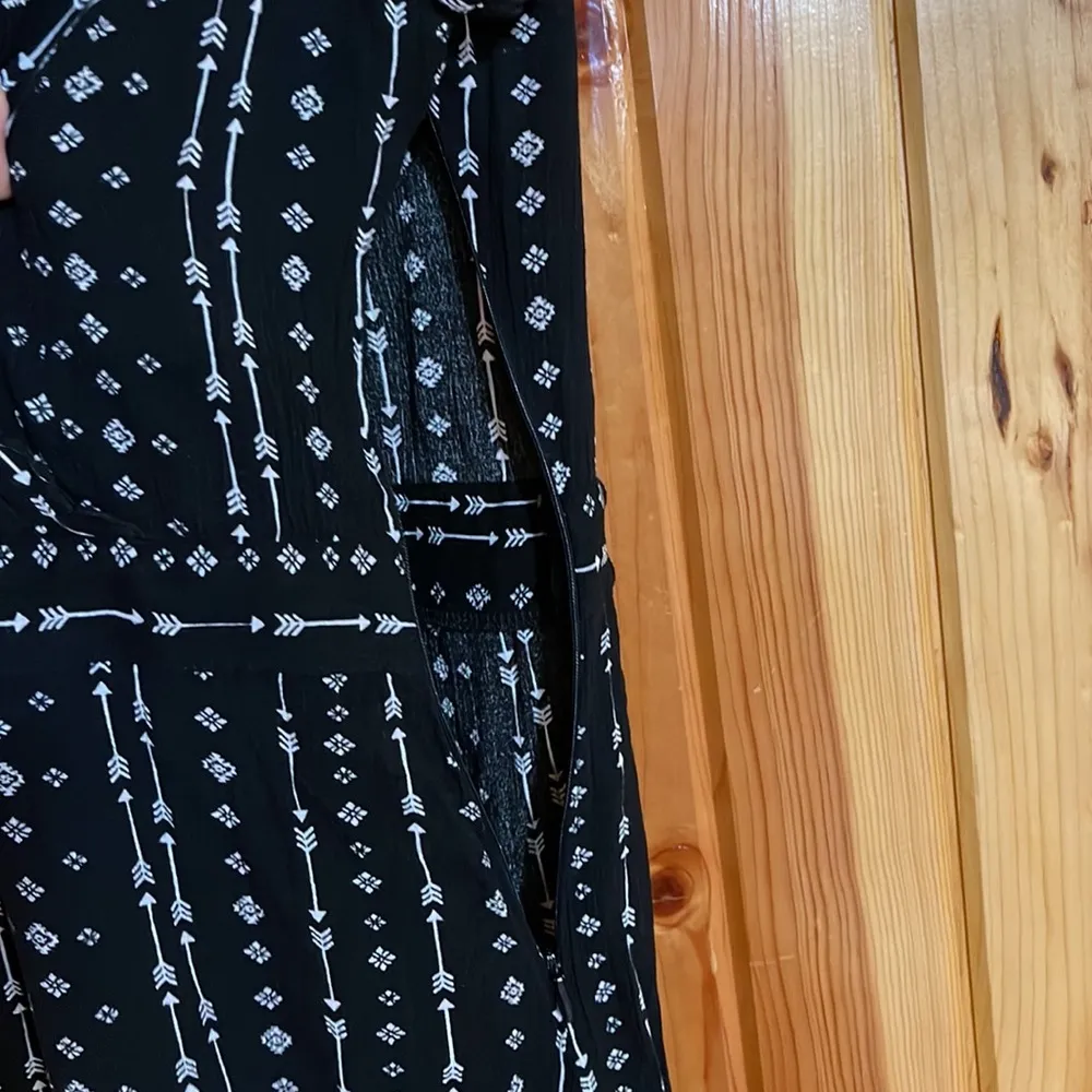 Hem & Thread Short sleeve button back pantsuit-Arrow pattern - Image 4