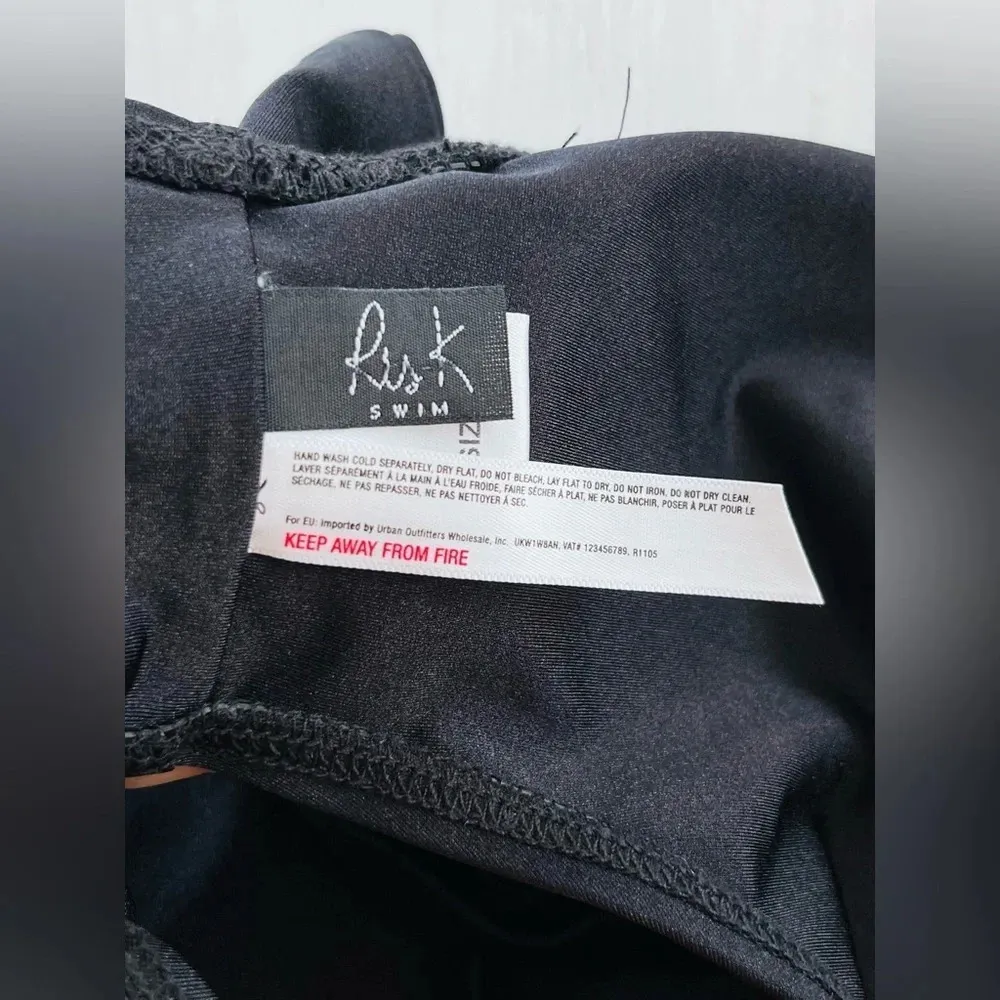 Urban Outfitters Ris-K Sol One-Piece Swimsuit in Black Size Medium NWOT $78 - Image 8