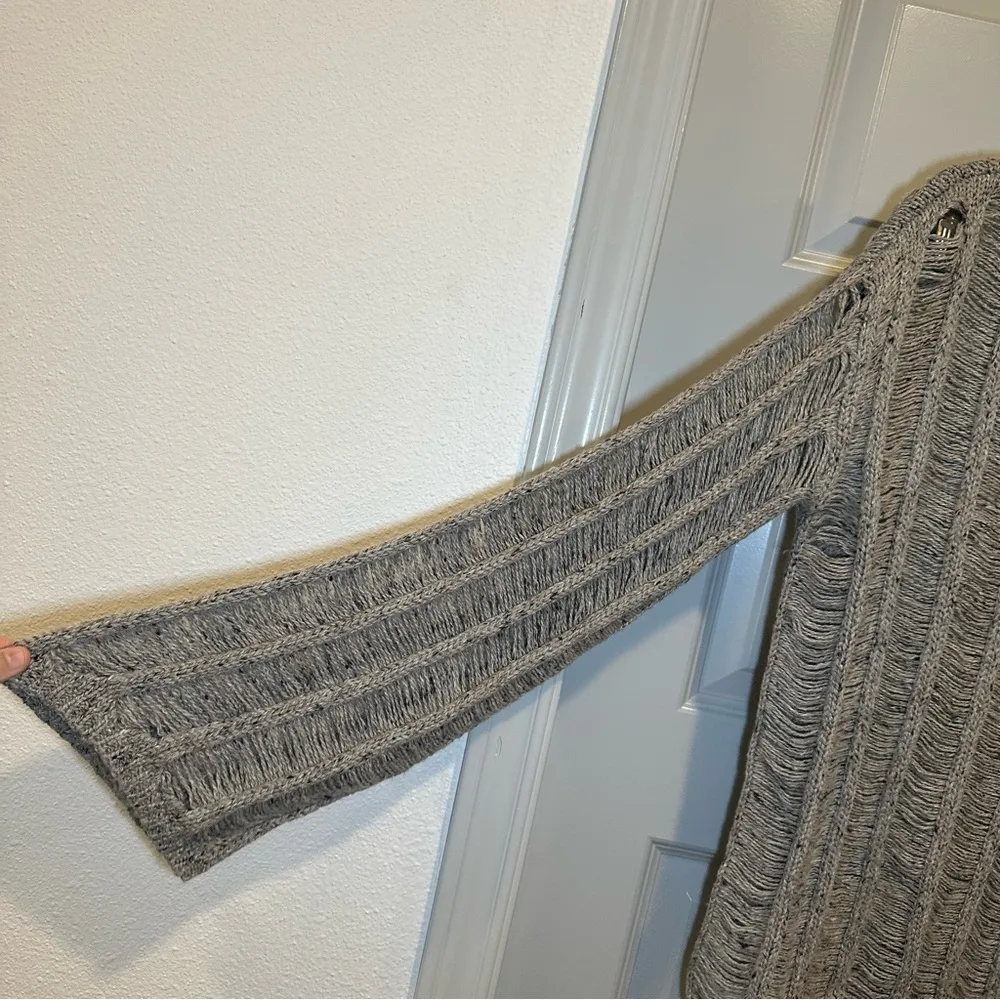 Leith NWT  Heather Grey Delicate Knit V Neck Sweater S - Image 4