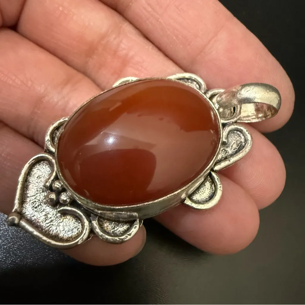 Vintage Handcrafted Silver Carnelian Cabochon Natural Stone Pendant 13.9g. Brown - Image 3