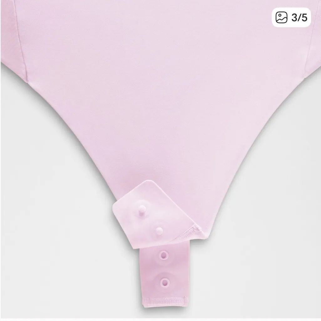 Lululemon  mesh Bodysuit size medium nwt - Image 3