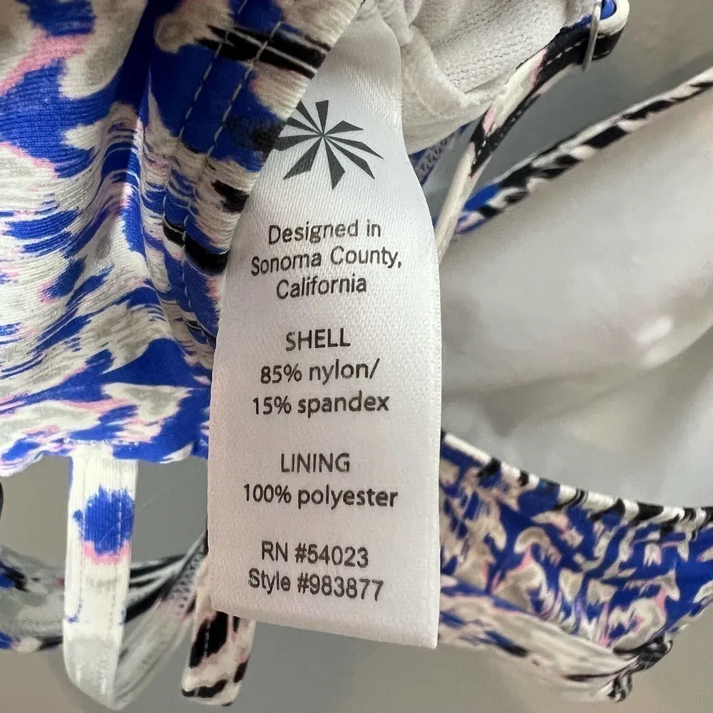 Athleta Kamala caspian blue white ikat bikini top UPF 50+ stretch size medium - Image 8