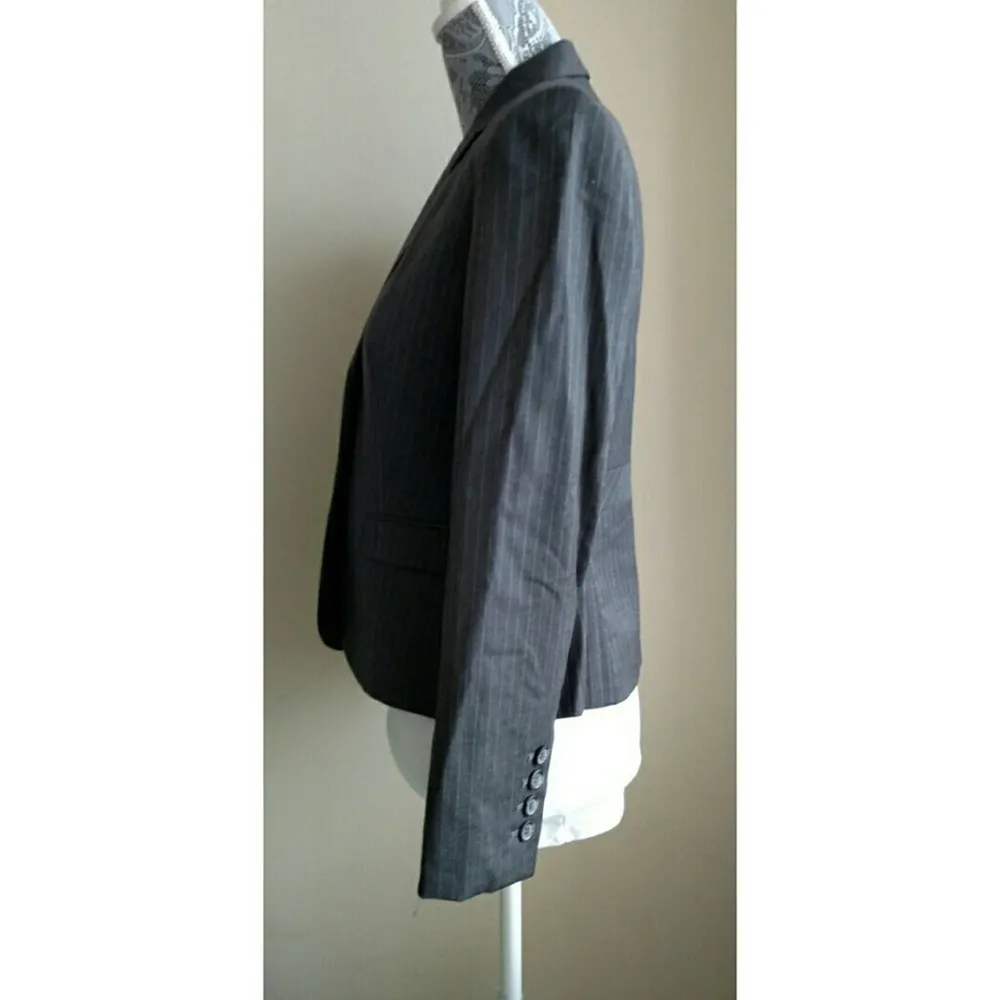 Ann Taylor LOFT Pinstripe Blazer - Size 4P - GUC - Image 2