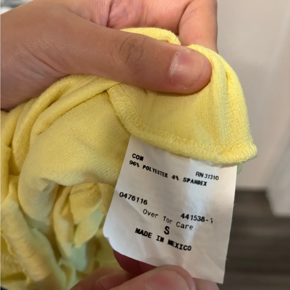 Women’s AGB Yellow Ruffle Tiered Tank Top Size Small Made in Mexico (NWOT) - Image 4