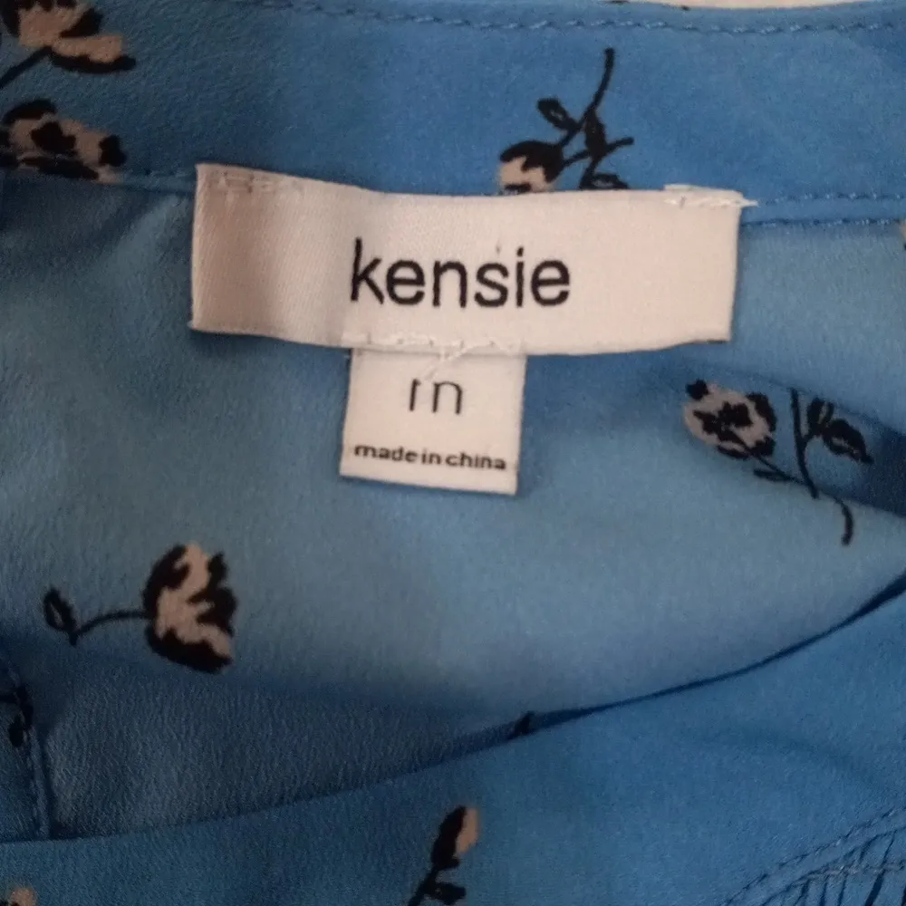 Kensie "Forget Me Not" Blue & Black Floral Print Long Sleeve Flowy Dress - Image 12