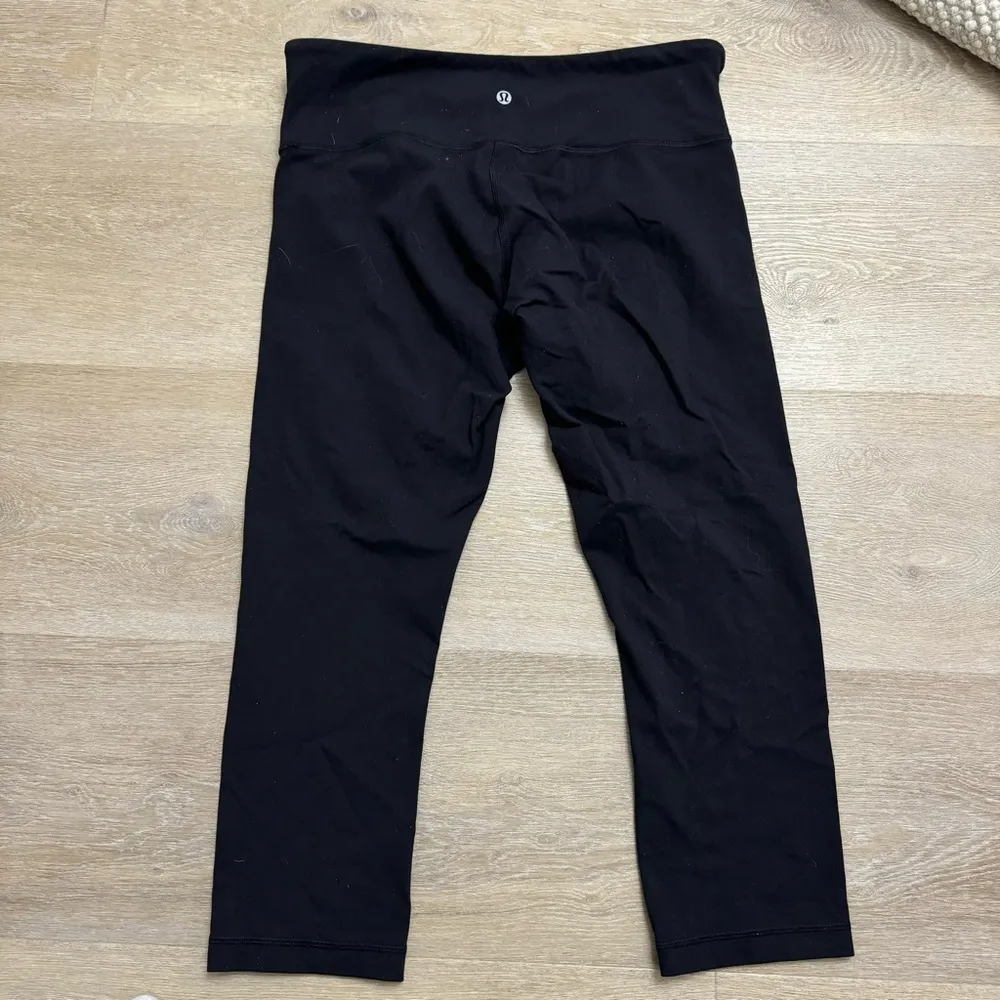 Lululemon Black Cropped Leggings - Image 4