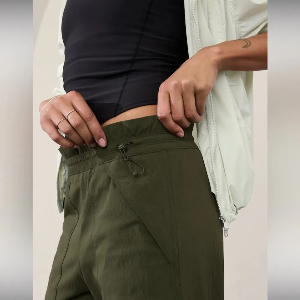 NWT Athleta TREKKIE HIGH RISE PARACHUTE PANT / Aspen Olive - Image 2