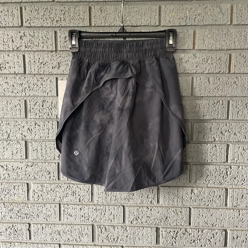 Lululemon Hotty Hot High-Rise Skirt *Long Diamond Dye Grey Size 2 Golf Tennis - Image 8