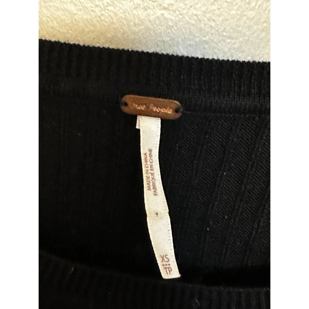 FREE People sleeveless knit top soft block print - Size XS NWOT - Image 3