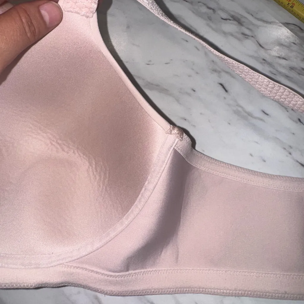 Vanity Fair Light Pink Bra size 44B - Image 7