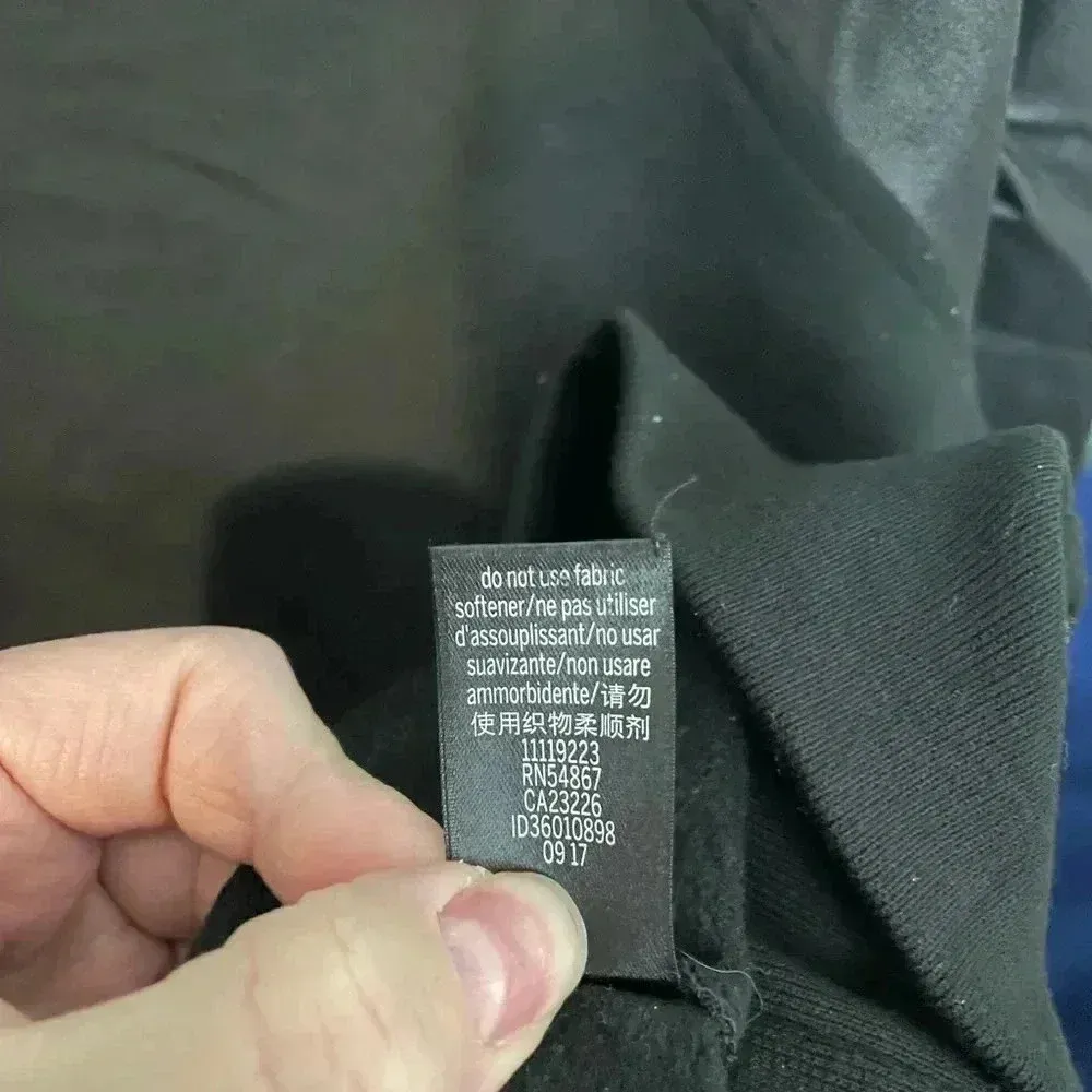 Victoria sport faux leather sweatshirt size small B4‎ - Image 4