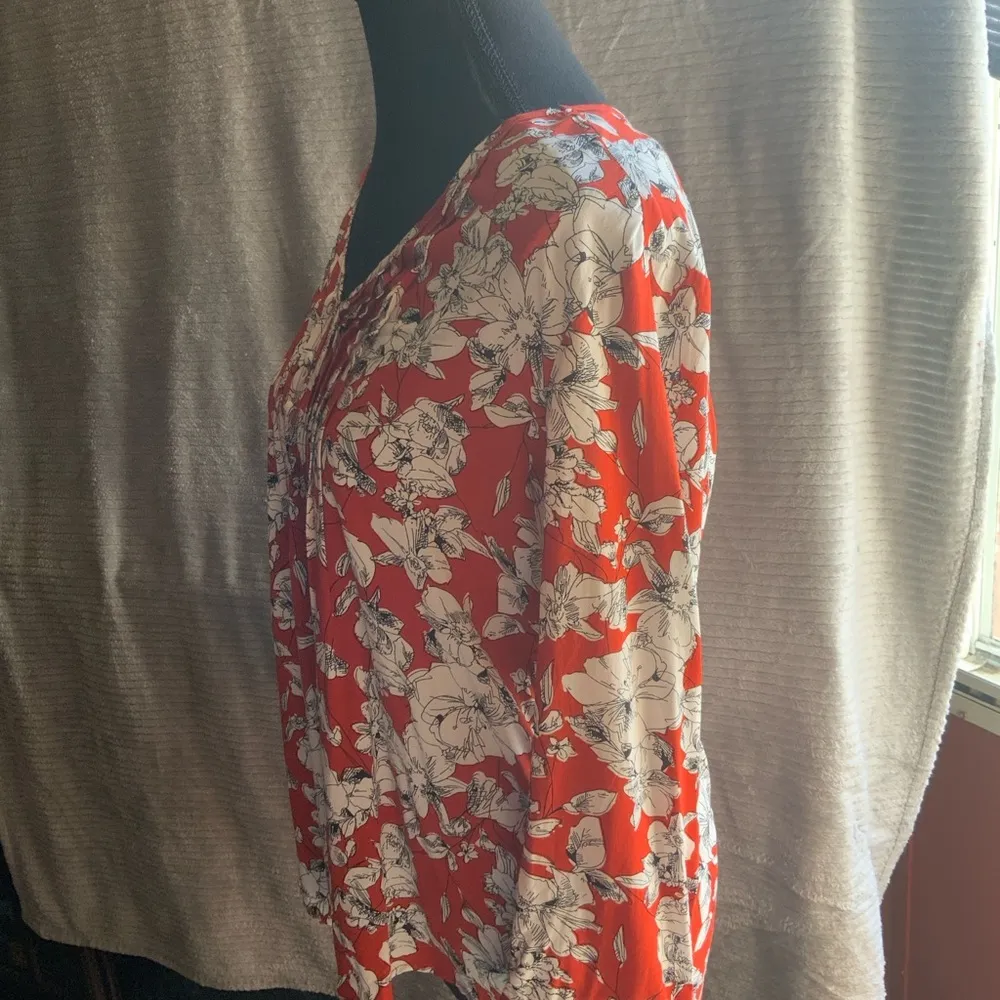 Fun 2 Fun burnt orange Marley Pleated Detail top blouse size small - Image 4