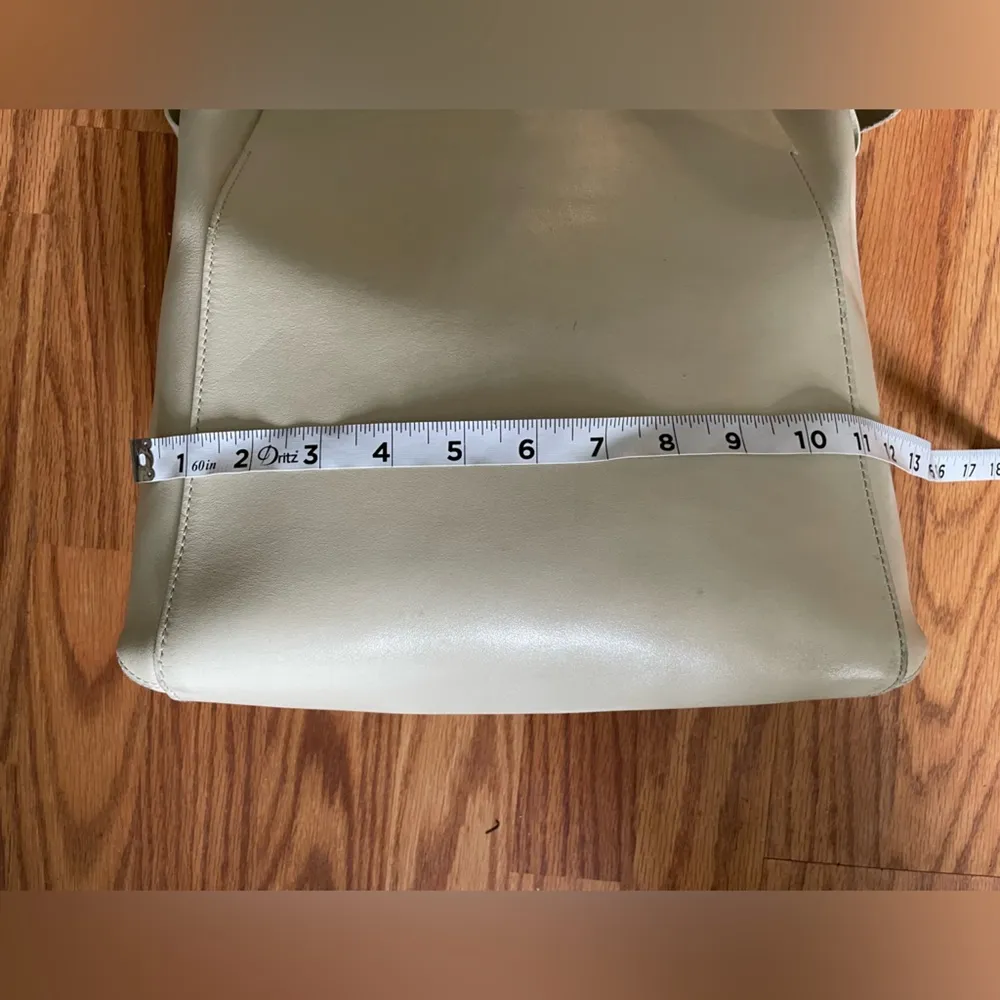 Everlane Form Bag Cream Leather Crossbody - Image 7