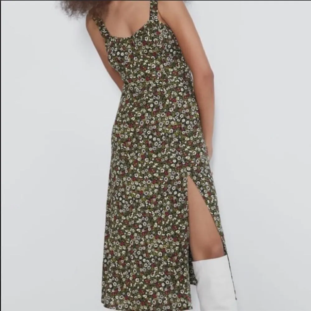✨HP✨ZARA Floral Midi Dress ✨ - Image 4