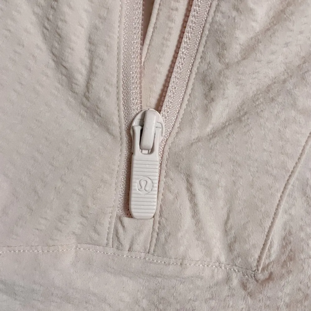 Lululemon Pack Light Pullover Light Pink Jacket  Size 4 - Image 9