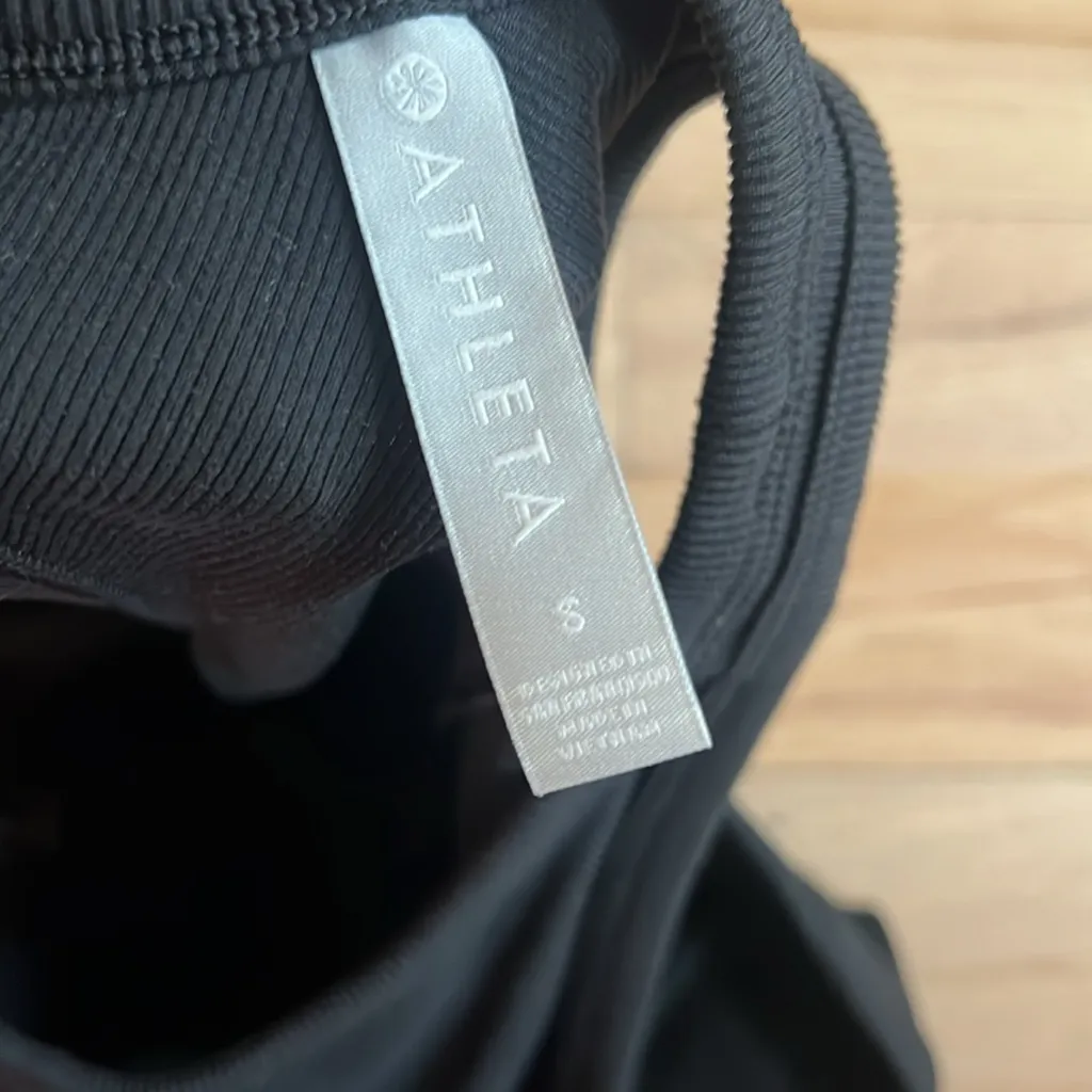 NWOT Athleta black ribbed bodysuit size small - Image 4