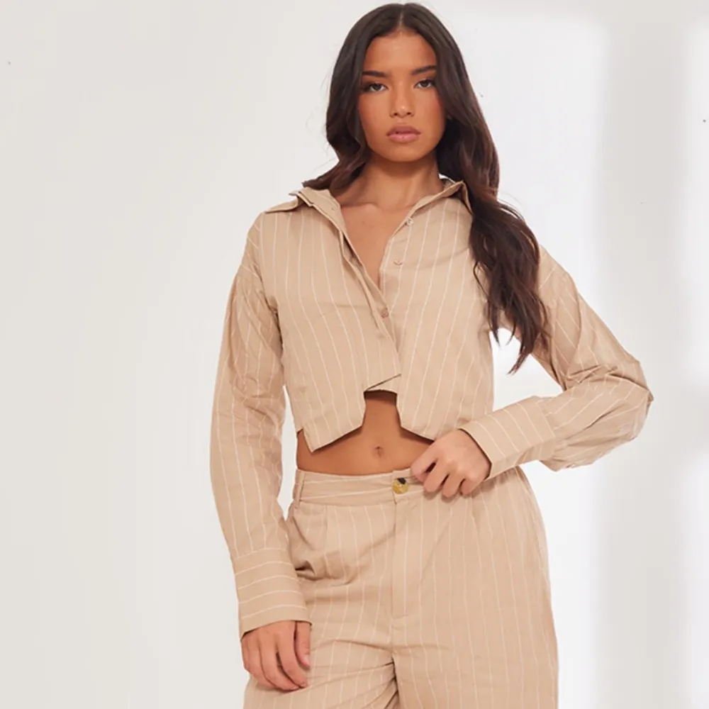Pretty Little Thing Stone Pinstripe Pocket Detail Cropped Shirt Size 6 - Image 2