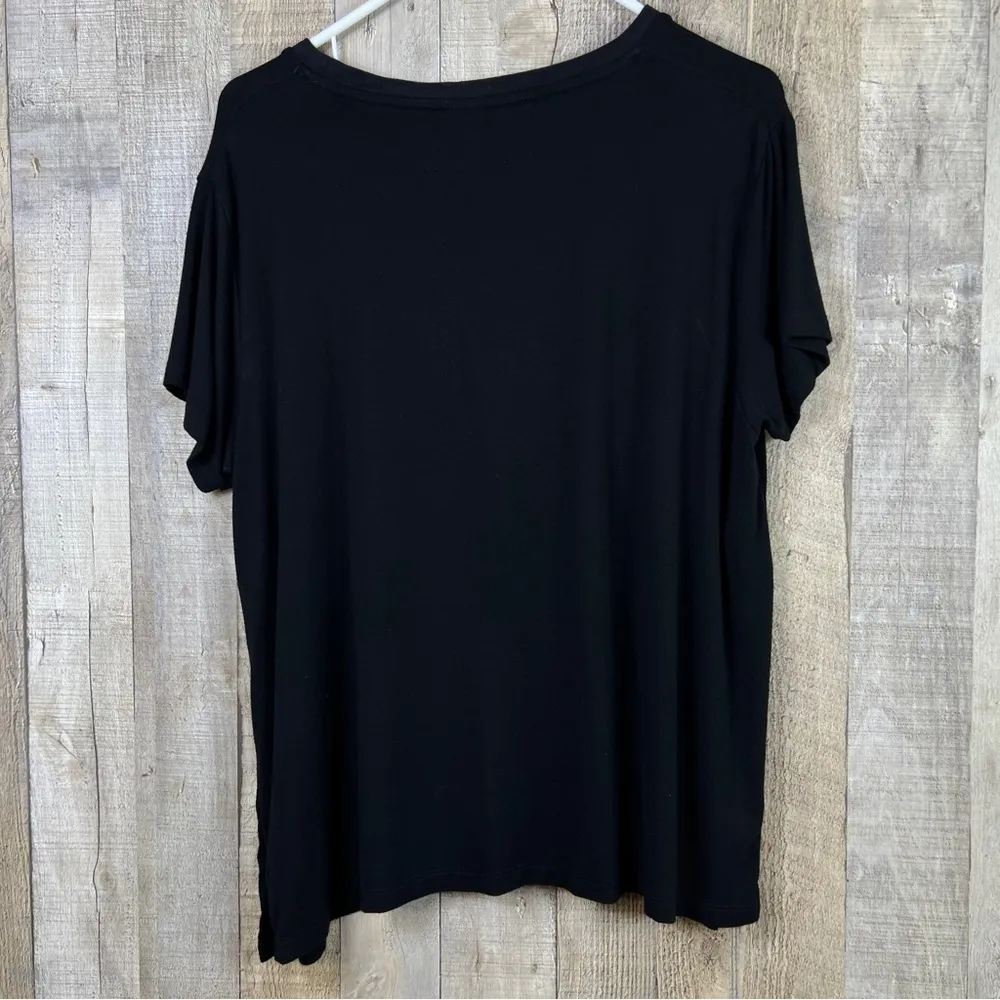 ASOS Size 8 Black Short Sleeve Crewneck Shirt w/Buttons on the Sides Sup… - Image 2