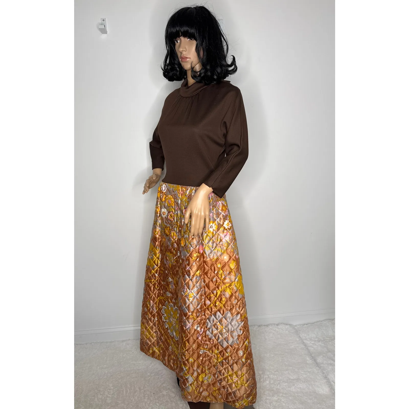 1960s Norman for At Home Wear Quilted Floral Hostess Brown Maxi Dress medium - Image 10