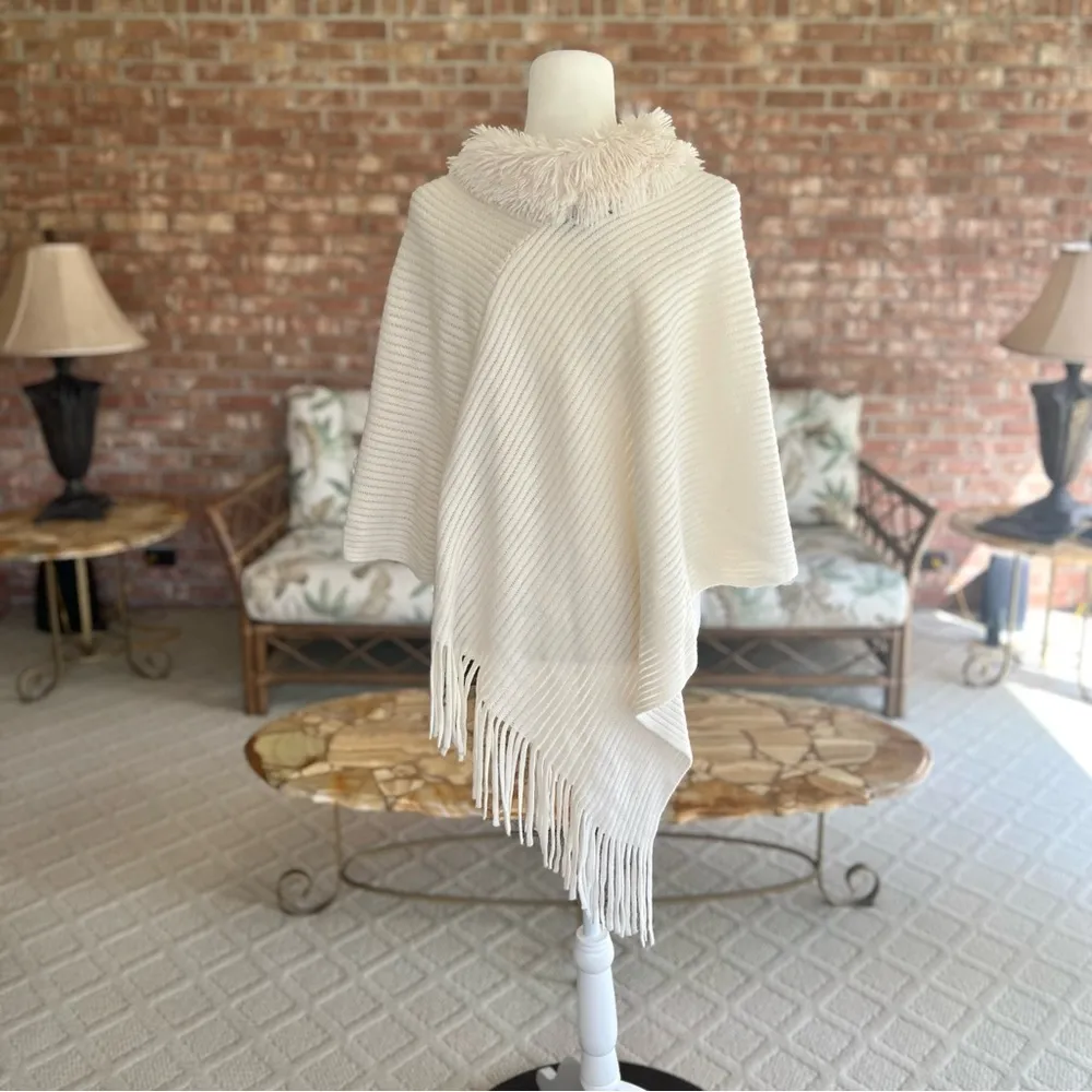 Steve Madden Cream Faux Fur Cowl Fringe Asymmetrical Poncho OS - Image 6