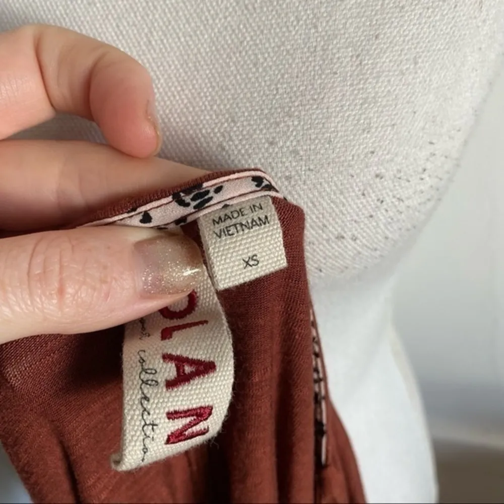 Dolan • Brick Red Satin Front Blouse V Neck Size XS - Image 58