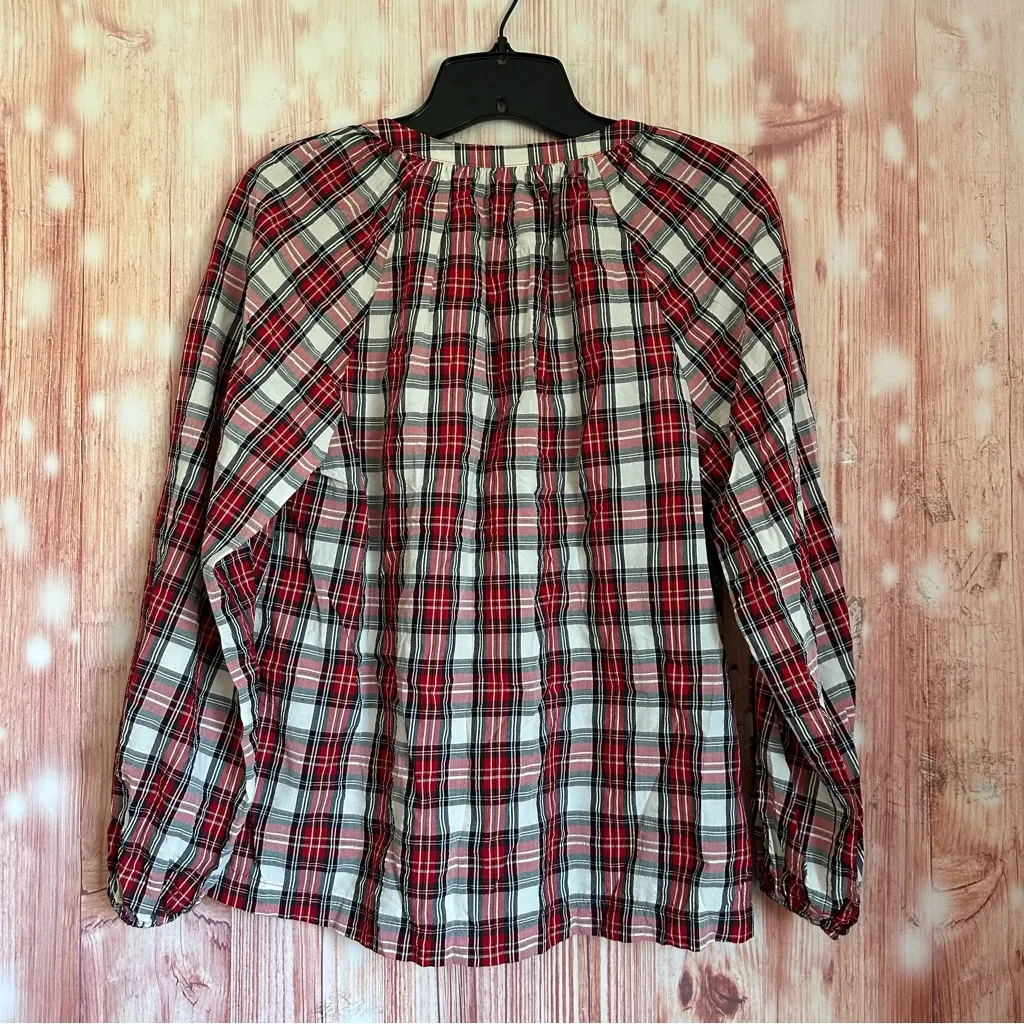 Old Navy Red Split-Neck Plaid Seersucker Shirt - Image 9