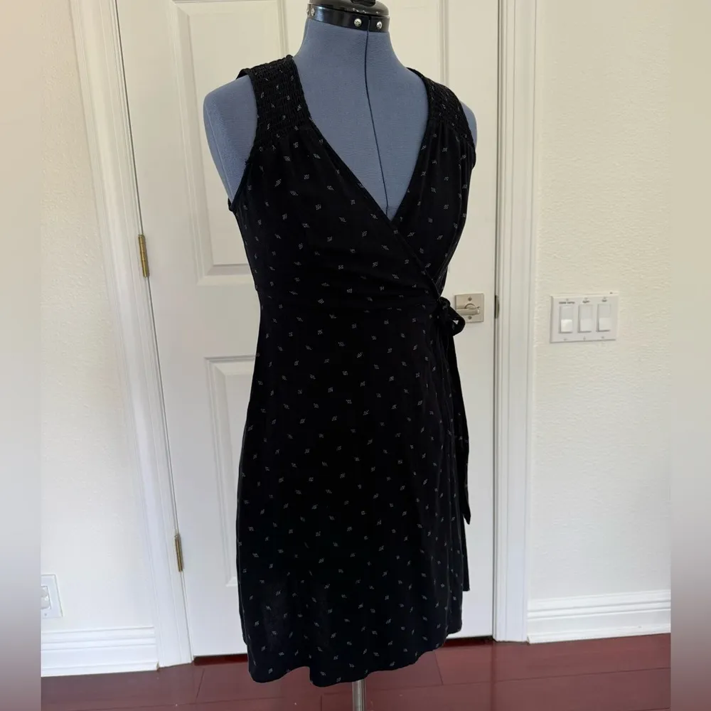 Sleeveless Black Wrap Dress - Image 3