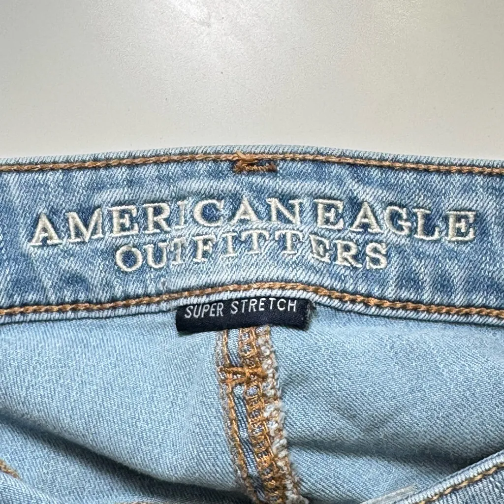 American Eagle Outfitters Light Wash Super Stretch Jegging - Size: 6 Long - Image 4