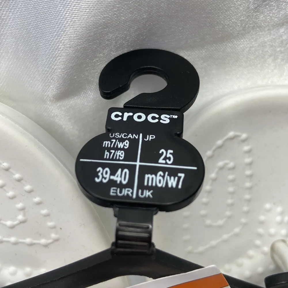 Crocs Classic Crocs Unisex White Flip Casual Flip-Flops 207713-100 Size 7M/9W - Image 4