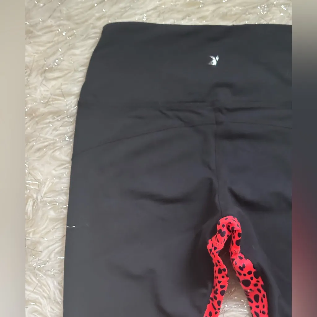 Glyder Black Women’s Joga Leggings with Coral Leopard On The Inner Size M - Image 7