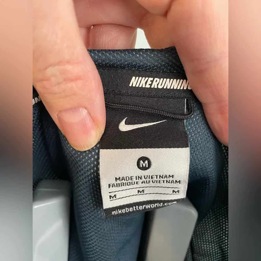 Nike Lightweight Gray Women's Jacket Size medium‎ - Image 6