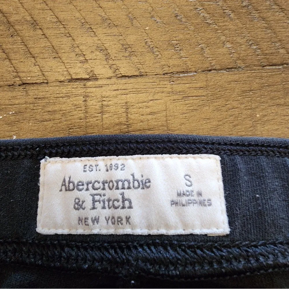 Abercrombie and fitch black leggings size small - Image 3