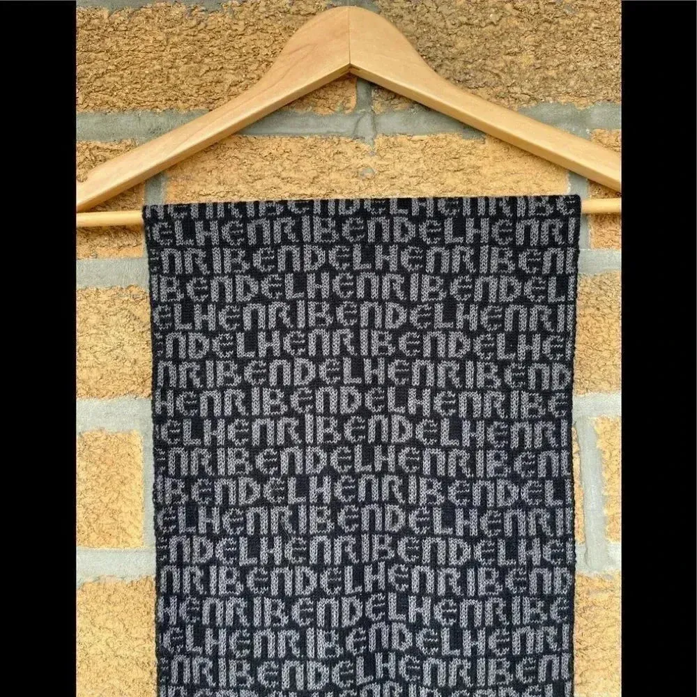 Henri Bendel winter scarf - Image 2