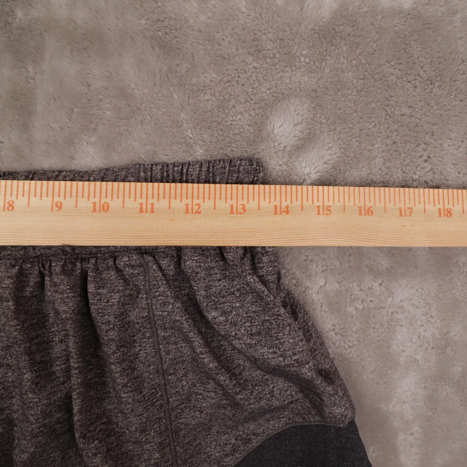 lululemon Grey Hottie Hot Shorts Women's 10 LW7AJTRP Running Gym Training - Image 4