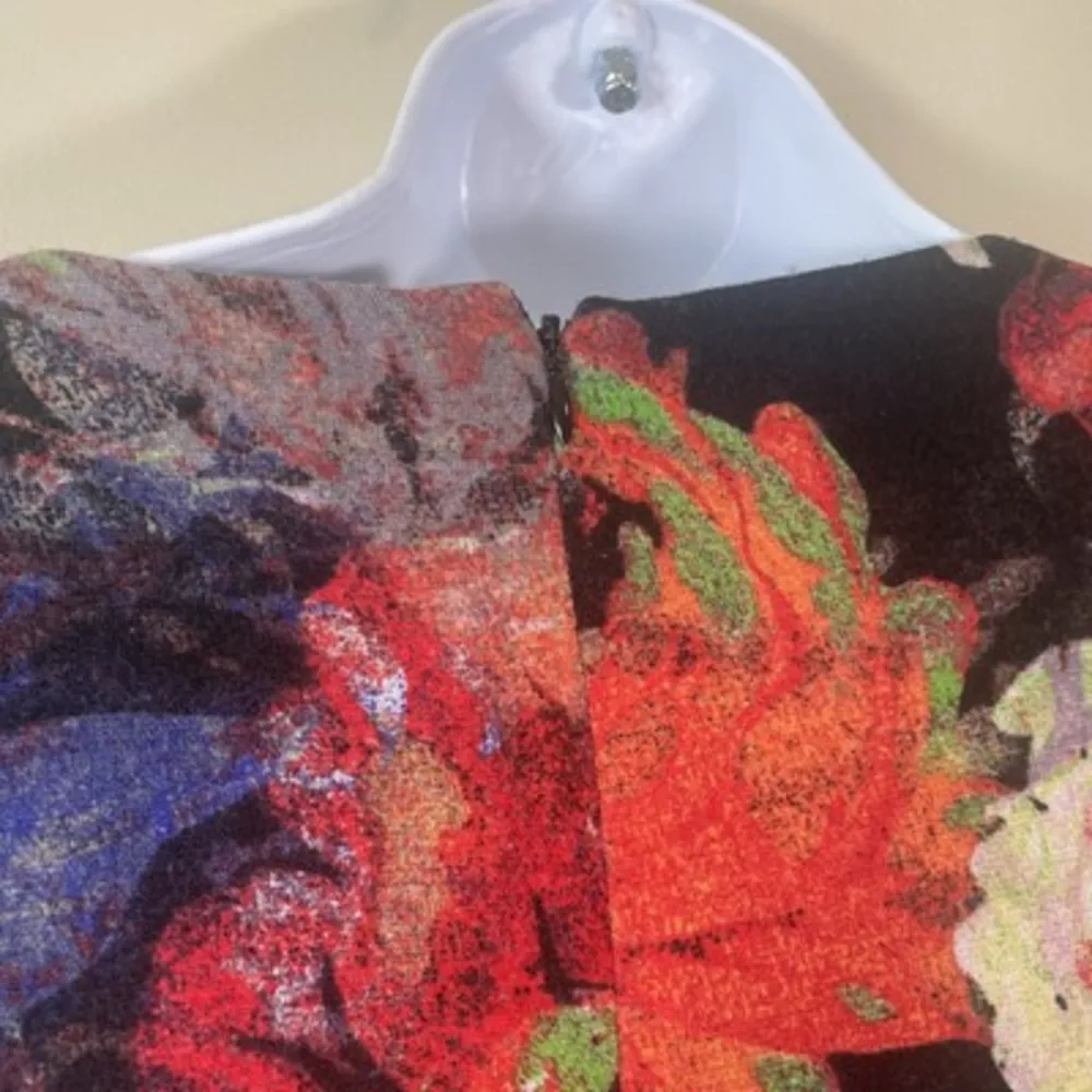 Adrianna Papell Floral Dress Size 2 Flattering Silhouette‎ Classic Twist Detail - Image 9