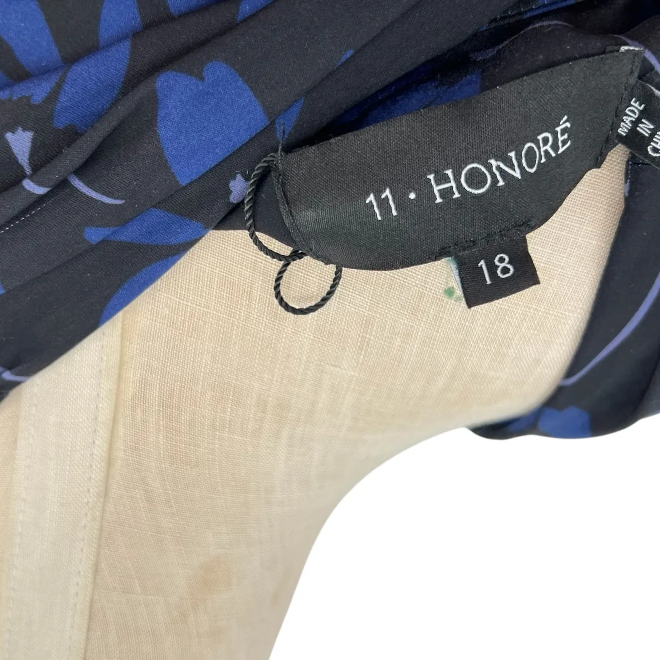 11 Honore Essie Wrap Blouse Top Satin Floral Print Black Blue Size US 18 - Image 9