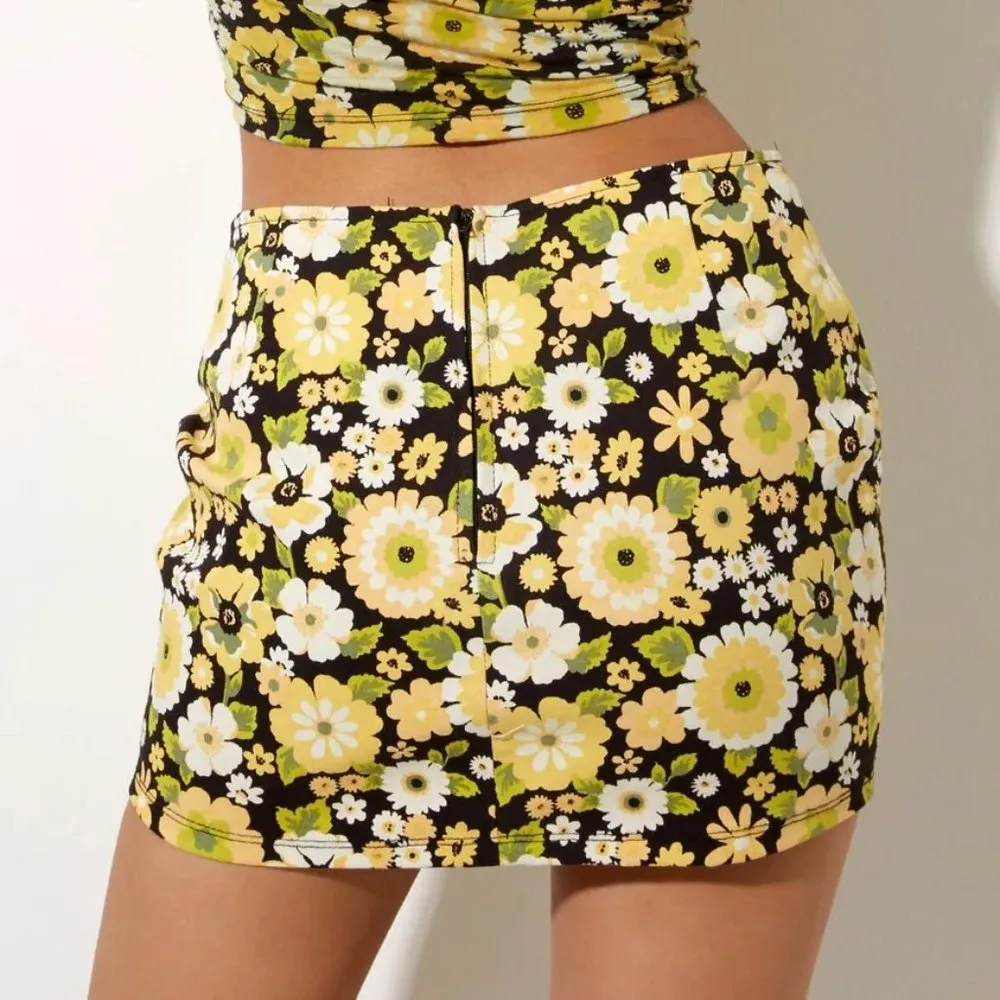 Motel Rocks Ima Mini Skirt in Retro Floral - Image 2