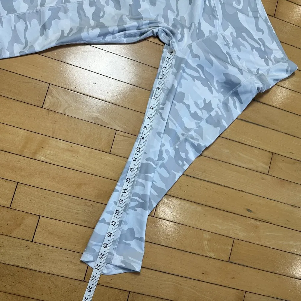 ODODOS White Camouflage Spandex Cropped Leggings Size Medium - Image 7
