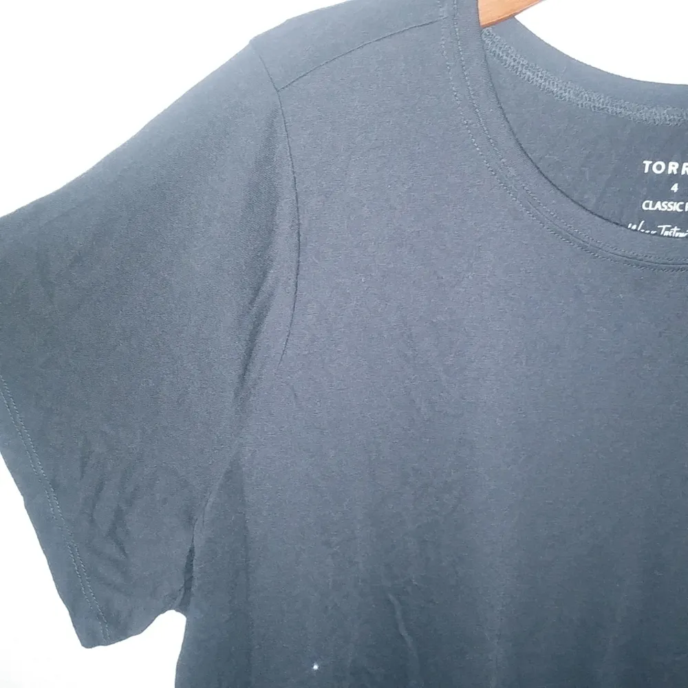 Torrid 4X Classic Tee Black Plain Crew Neck Short Sleeved Plus - Image 3