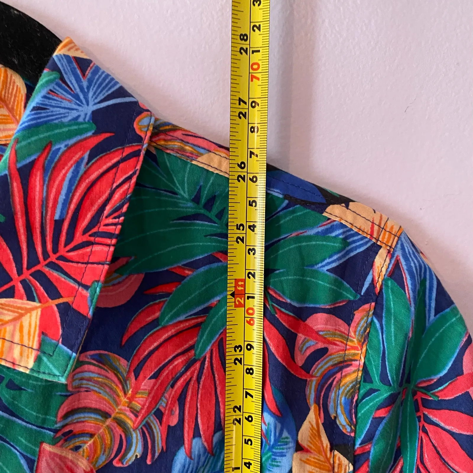 J. McLaughlin Multicolor Floral Leaf Long Sleeve Button Down Women's size Medium - Image 7