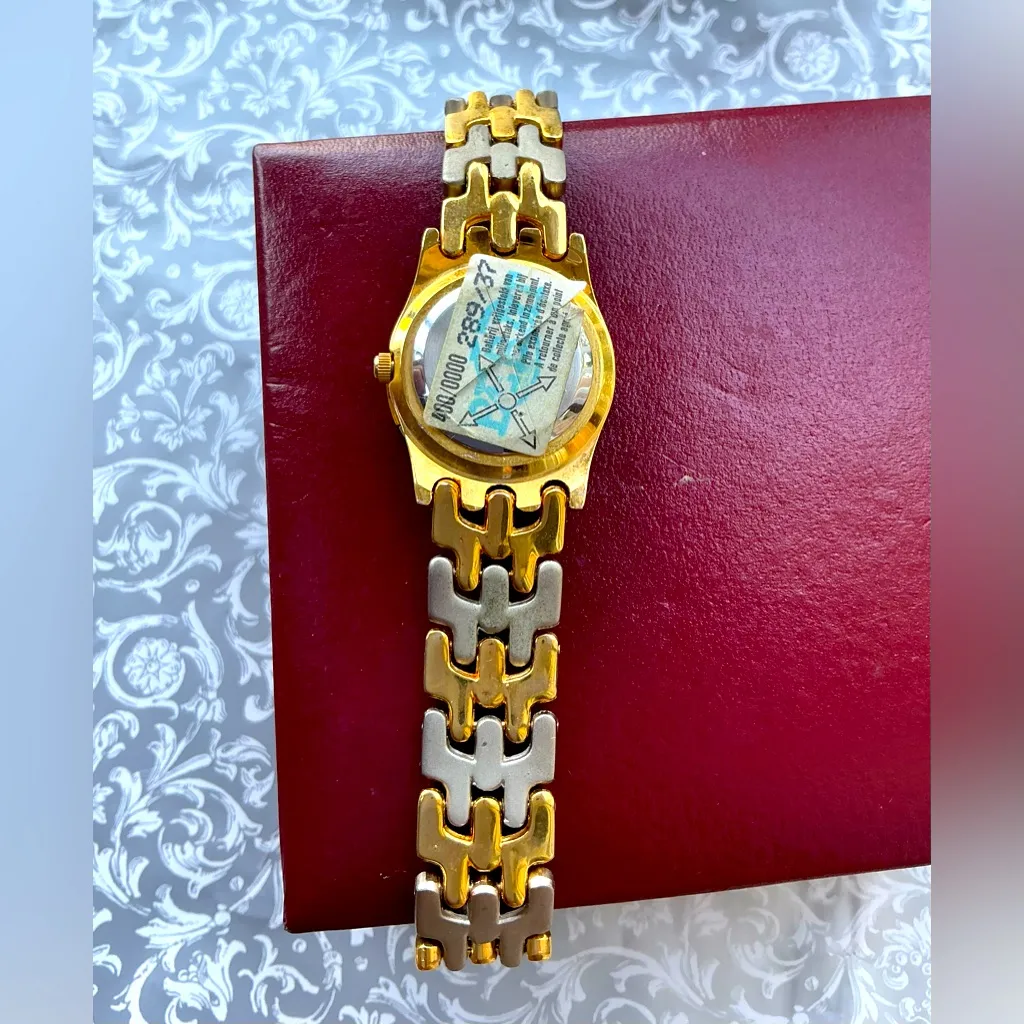 Ladies DRESSY STELTMAN stainless steel watch💚💛❤️💙🩶 Gold - Image 3