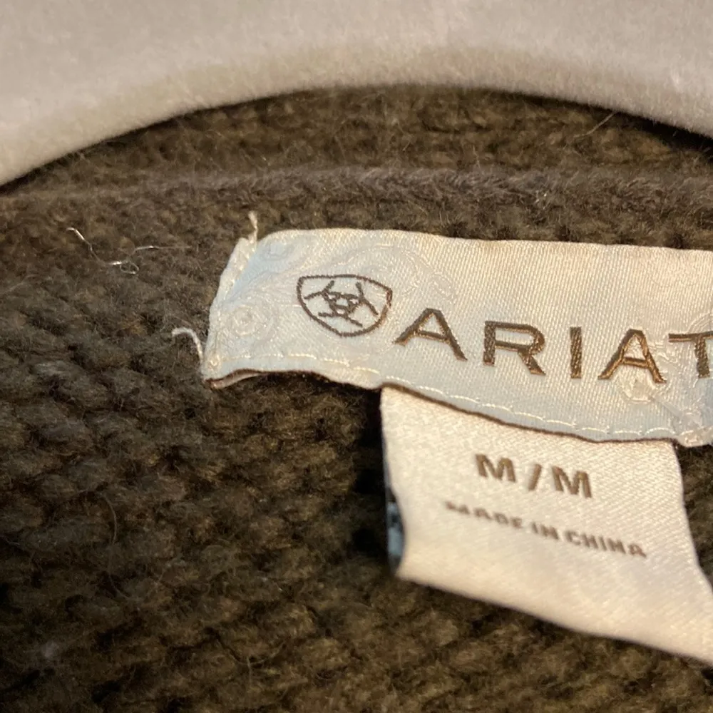 Ariat Women's  size M Faux Fur Open Front
Western Vest Brown - Image 12